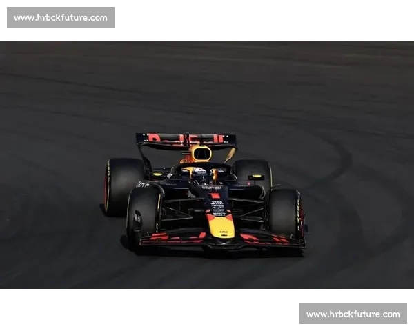 极速争锋赛道传奇:F1车手巅峰对决与速度较量揭秘 极速争锋赛道传奇:F1车手巅峰对决与速度较量揭秘